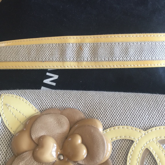 Vintage CHANEL cream color fabric & leather BAG🎉HP - Picture 8 of 10